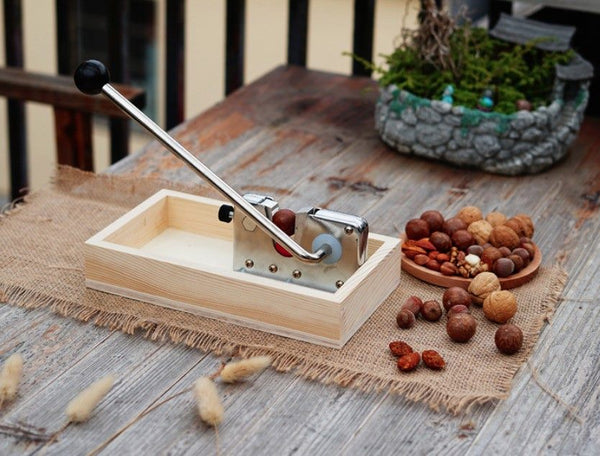Macadamia Cracker Nutcracker A02