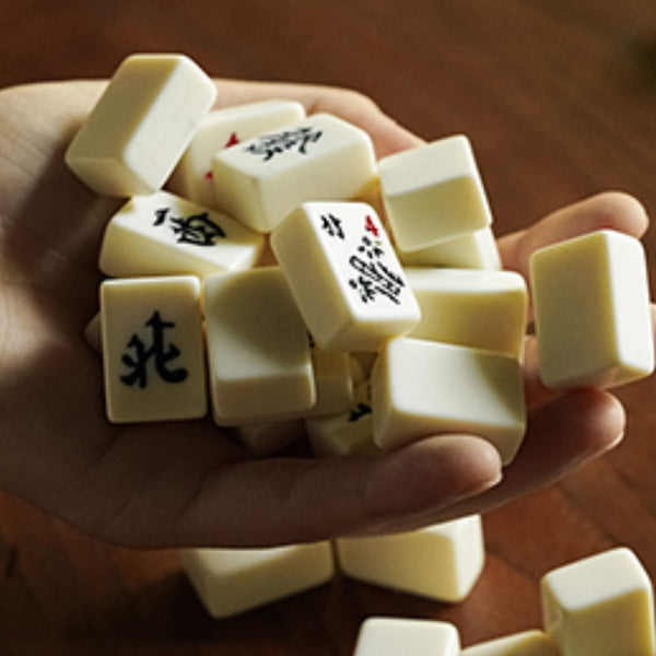 Mahjong Set with 2PCS Dice & Wooden Carrying Case Box