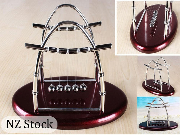 Newtons Cradle balance balls