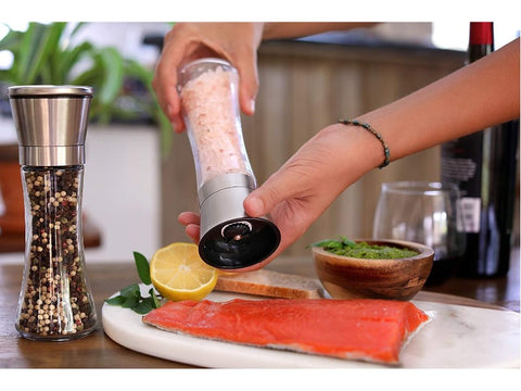 Stainless Steel Salt and Pepper Grinder Set With Stand